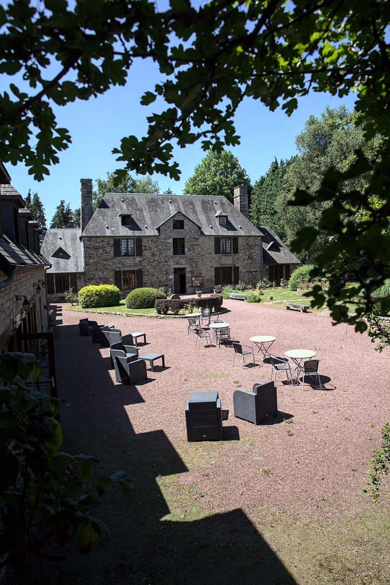Logis Hotel Restaurant Manoir De L'Acherie Sainte-Cécile Εξωτερικό φωτογραφία
