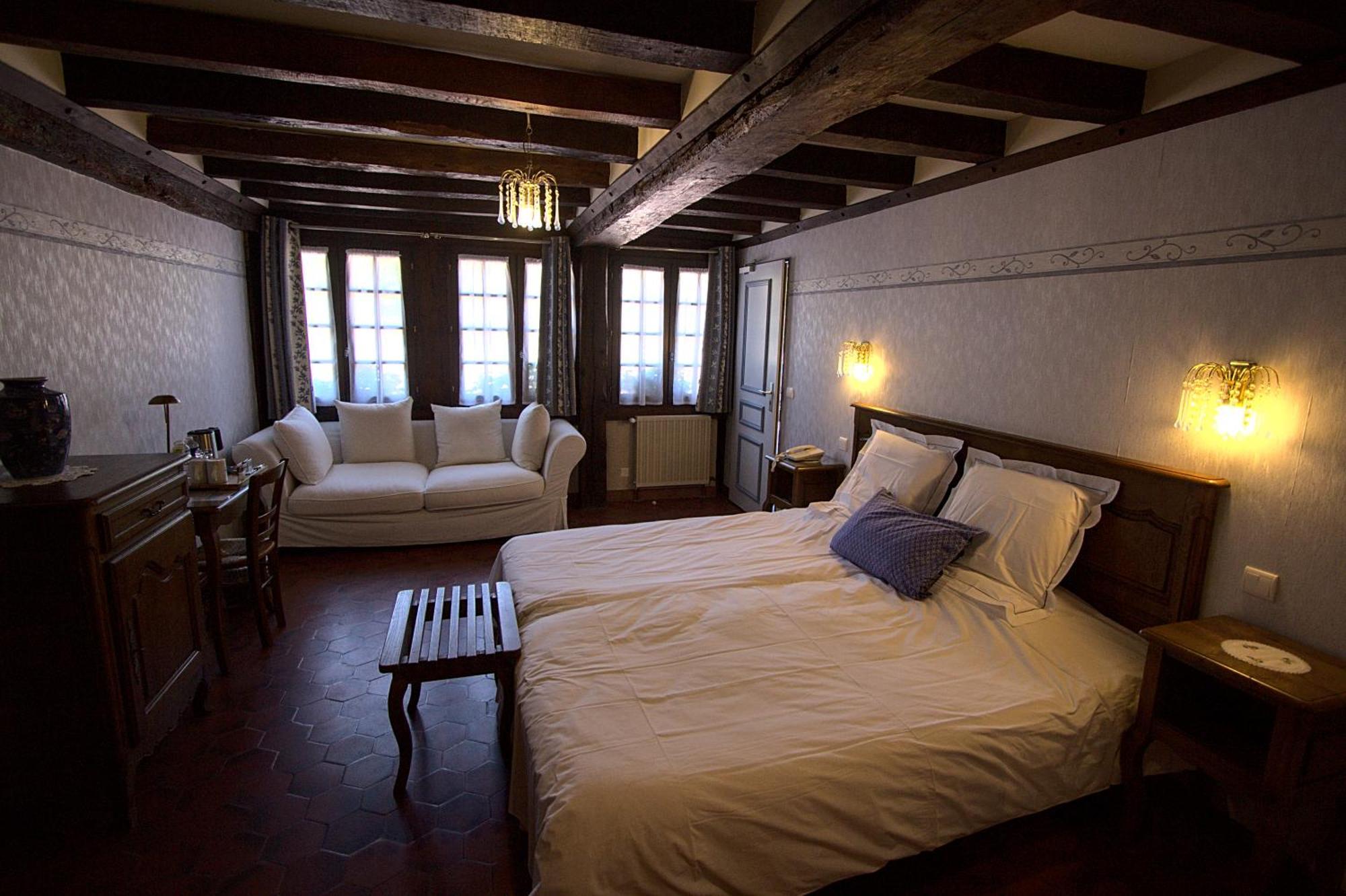 Logis Hotel Restaurant Manoir De L'Acherie Sainte-Cécile Εξωτερικό φωτογραφία