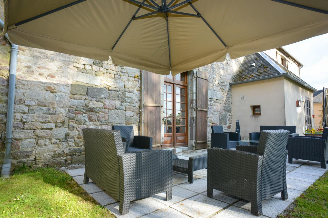 Logis Hotel Restaurant Manoir De L'Acherie Sainte-Cécile Εξωτερικό φωτογραφία