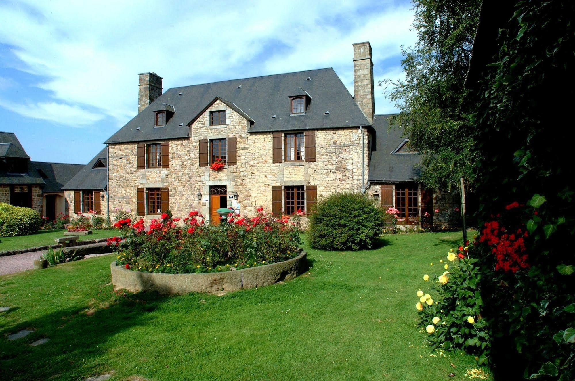 Logis Hotel Restaurant Manoir De L'Acherie Sainte-Cécile Εξωτερικό φωτογραφία